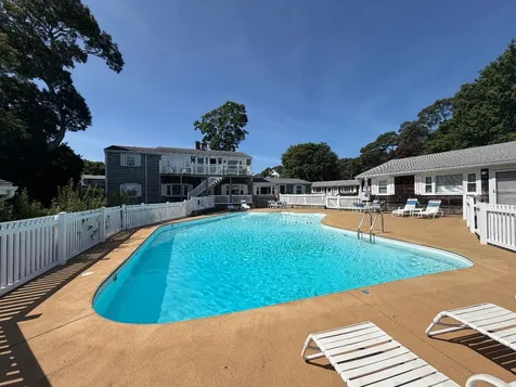 124 Skiff Avenue Vineyard Haven MA 02568