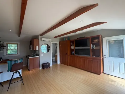 124 Skiff Avenue Vineyard Haven MA 02568