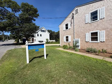 124 Skiff Avenue Vineyard Haven MA 02568