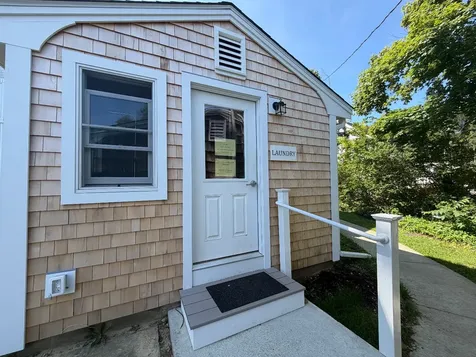 124 Skiff Avenue Vineyard Haven MA 02568