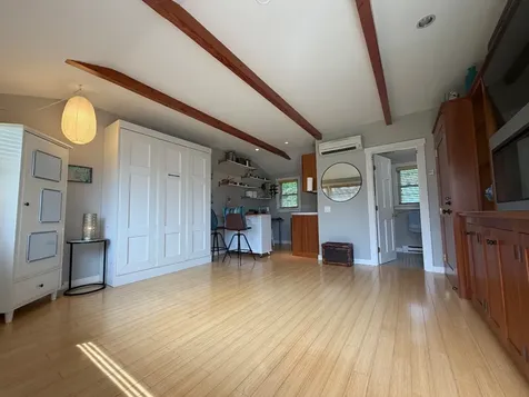 124 Skiff Avenue Vineyard Haven MA 02568