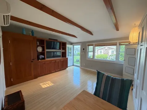 124 Skiff Avenue Vineyard Haven MA 02568