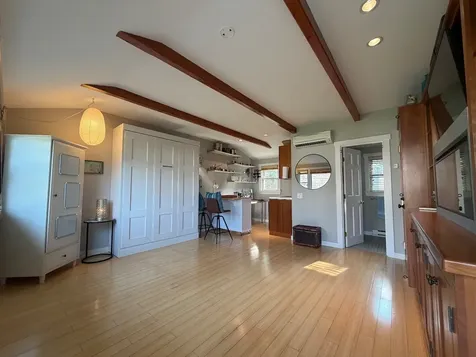124 Skiff Avenue Vineyard Haven MA 02568