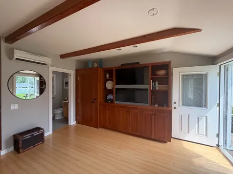 124 Skiff Avenue Vineyard Haven MA 02568