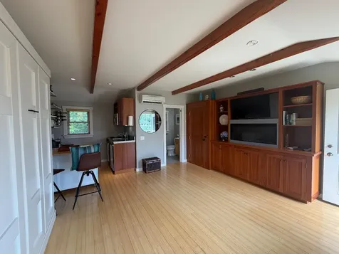 124 Skiff Avenue Vineyard Haven MA 02568