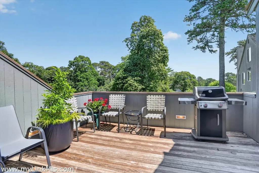 40 Hidden Cove Road Oak Bluffs MA 02557