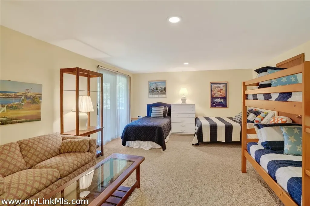 40 Hidden Cove Road Oak Bluffs MA 02557