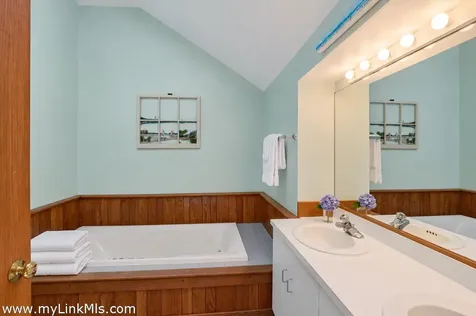 40 Hidden Cove Road Oak Bluffs MA 02557