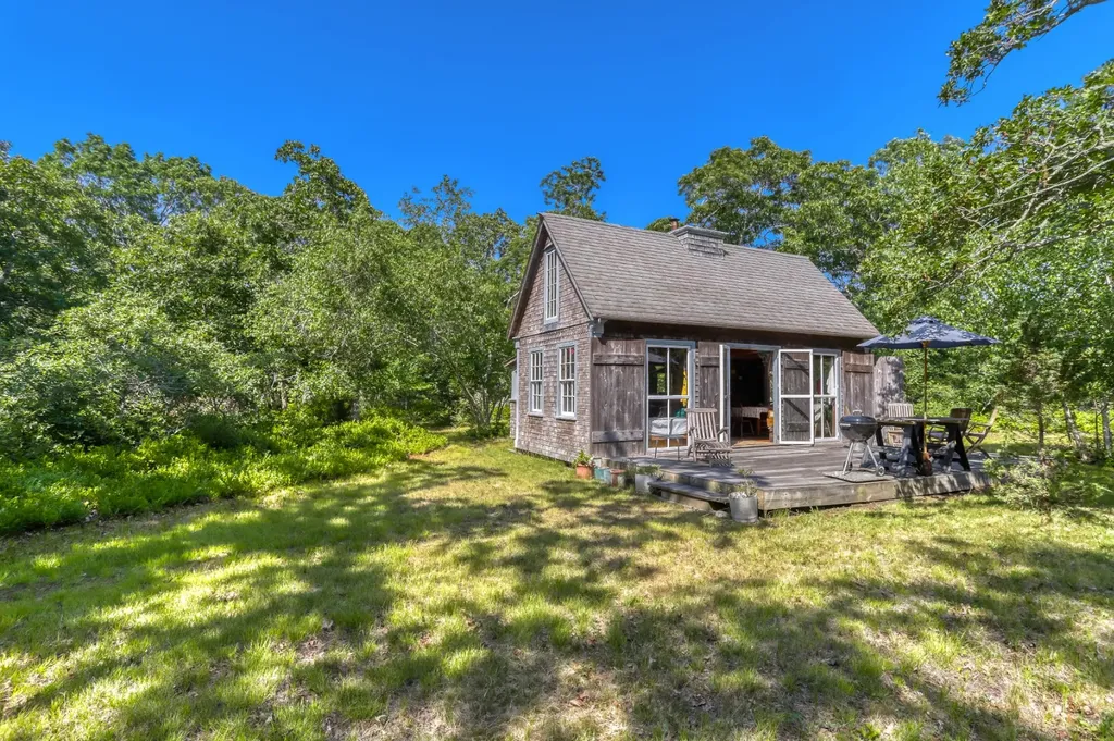 42 Field View Lane West Tisbury MA 02575