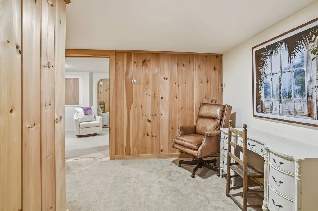 21 Eliot Avenue Chilmark MA 02535