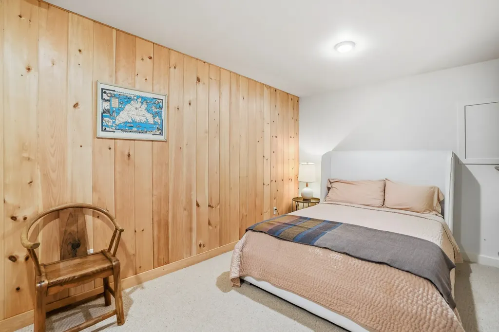 21 Eliot Avenue Chilmark MA 02535