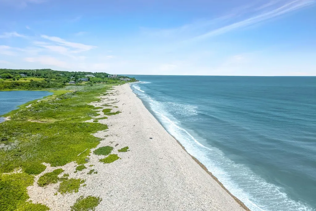 21 Eliot Avenue Chilmark MA 02535