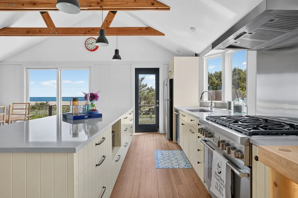 21 Eliot Avenue Chilmark MA 02535
