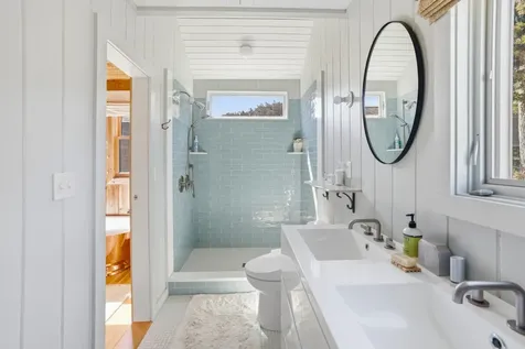 21 Eliot Avenue Chilmark MA 02535