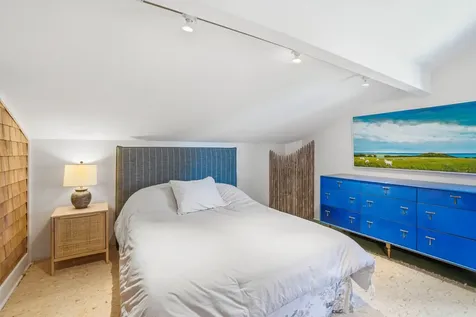21 Eliot Avenue Chilmark MA 02535