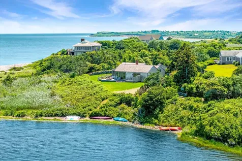 21 Eliot Avenue Chilmark MA 02535