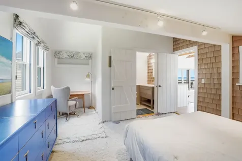 21 Eliot Avenue Chilmark MA 02535