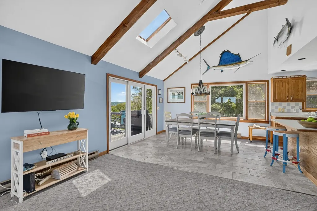 12 Lobsterville Road Aquinnah MA 02535