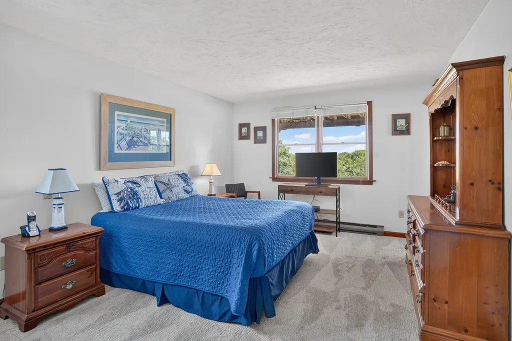 12 Lobsterville Road Aquinnah MA 02535