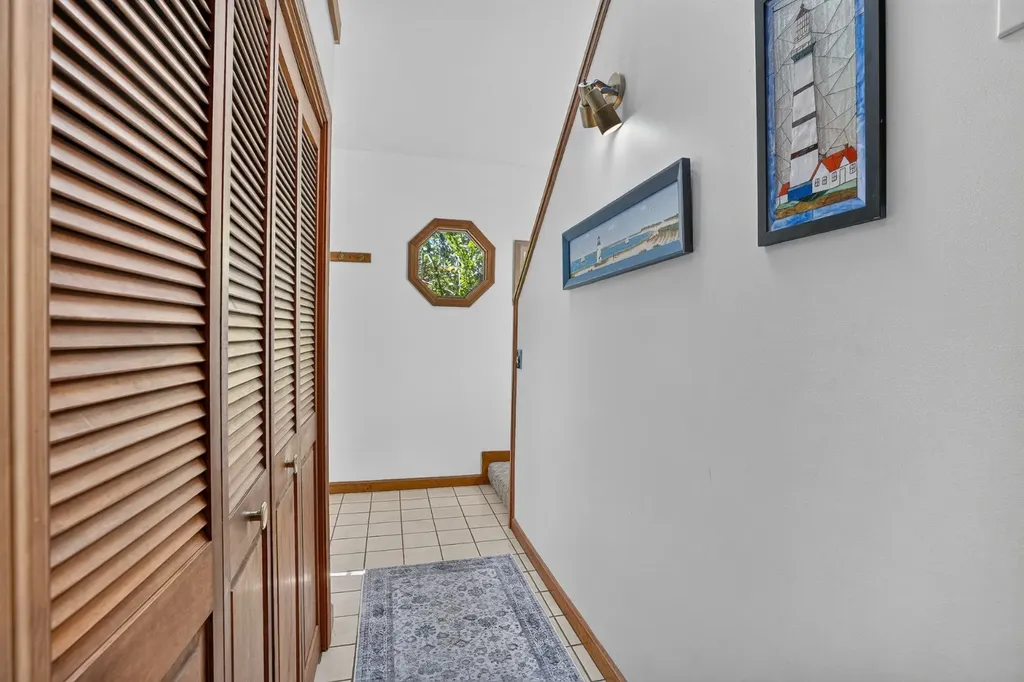 12 Lobsterville Road Aquinnah MA 02535