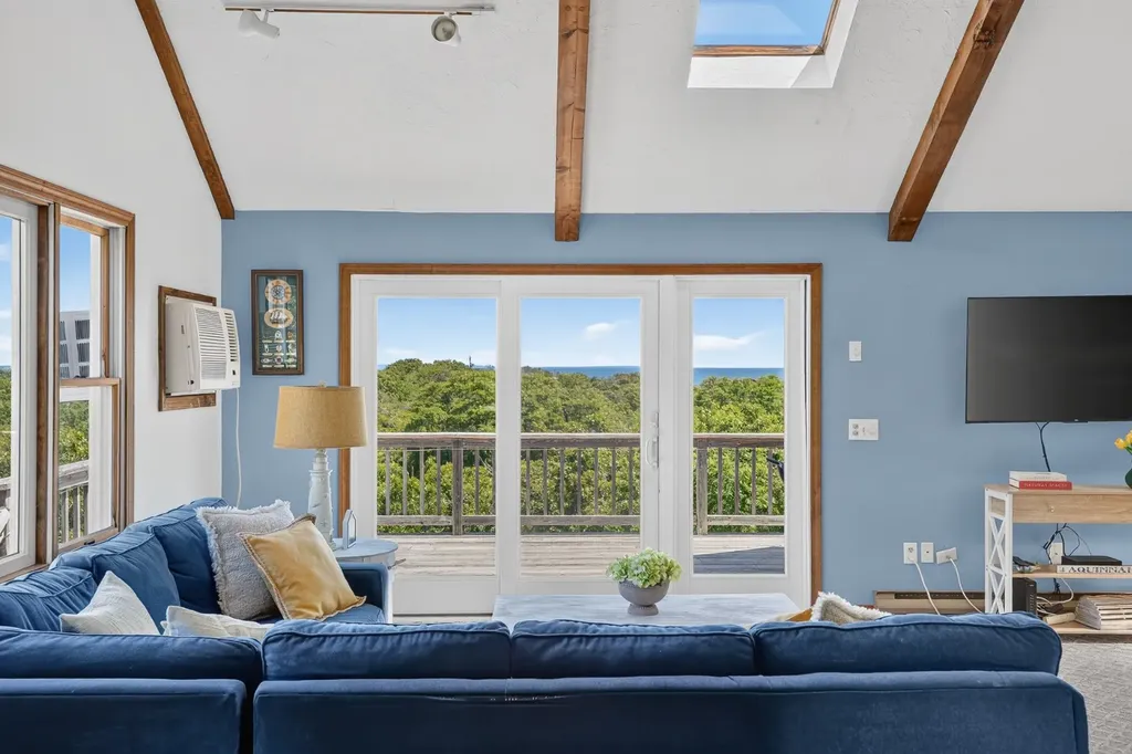 12 Lobsterville Road Aquinnah MA 02535
