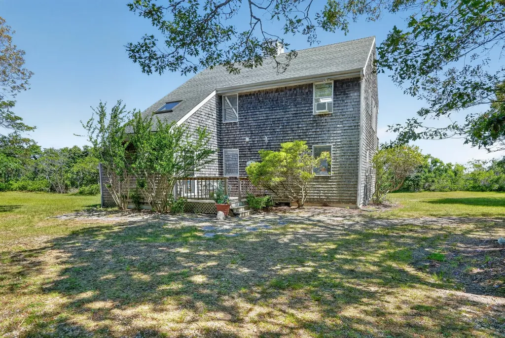 12 Lobsterville Road Aquinnah MA 02535