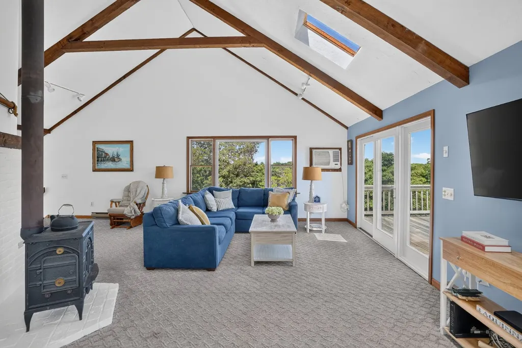 12 Lobsterville Road Aquinnah MA 02535