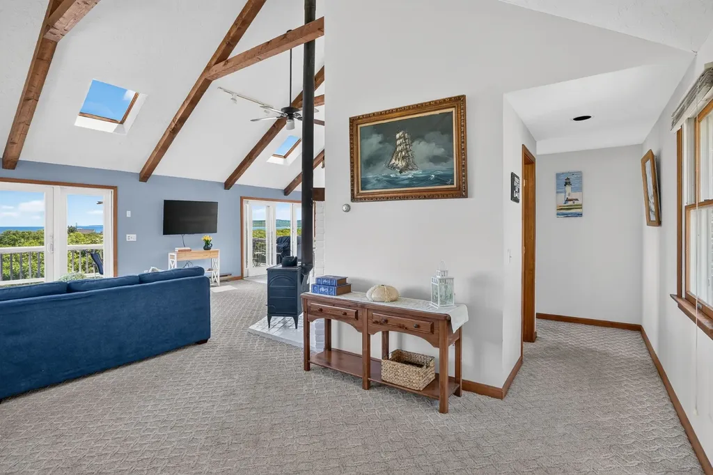 12 Lobsterville Road Aquinnah MA 02535