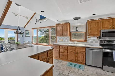 12 Lobsterville Road Aquinnah MA 02535