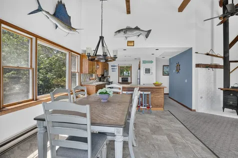 12 Lobsterville Road Aquinnah MA 02535