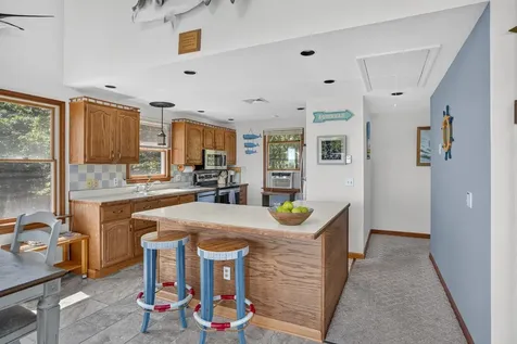 12 Lobsterville Road Aquinnah MA 02535