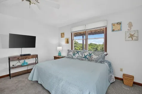 12 Lobsterville Road Aquinnah MA 02535