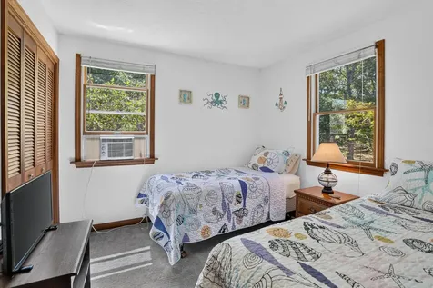 12 Lobsterville Road Aquinnah MA 02535