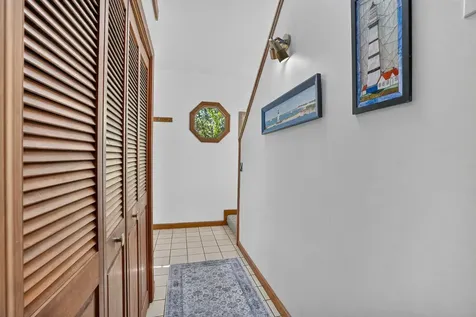 12 Lobsterville Road Aquinnah MA 02535
