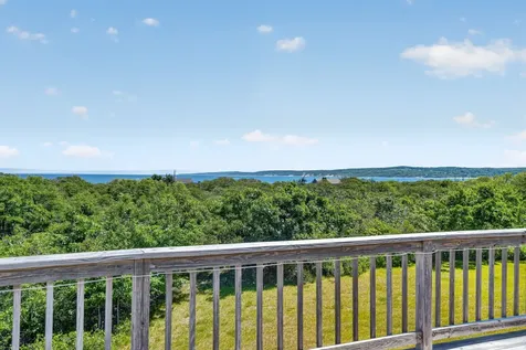 12 Lobsterville Road Aquinnah MA 02535