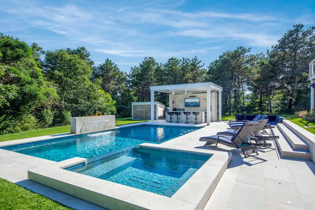 7 Katama Drive Edgartown MA 02539