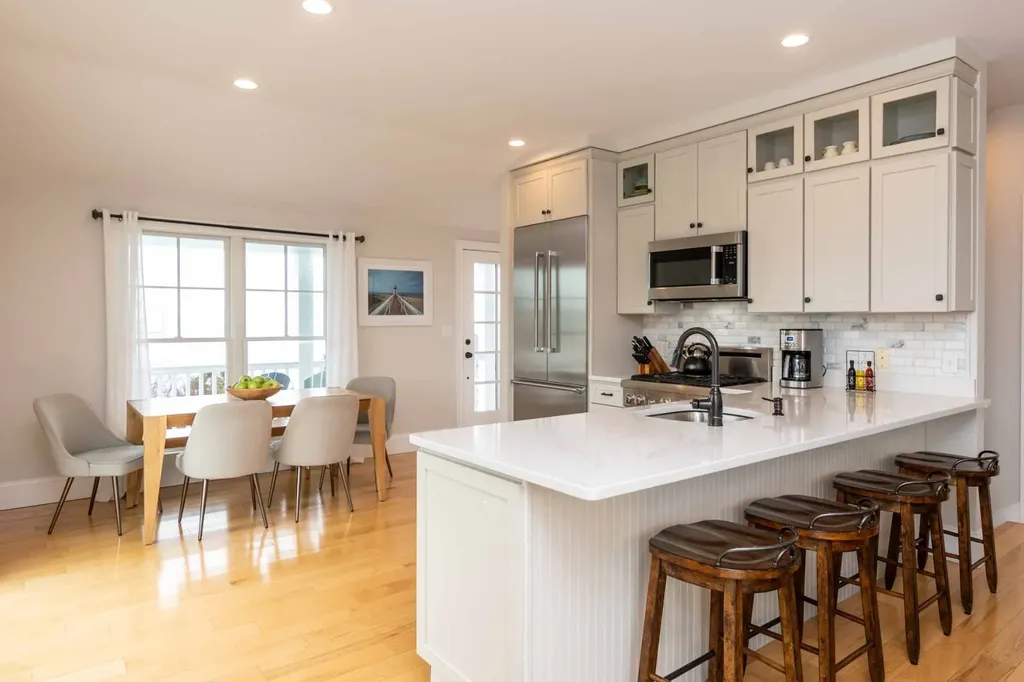 28 Beach Road Oak Bluffs MA 02557