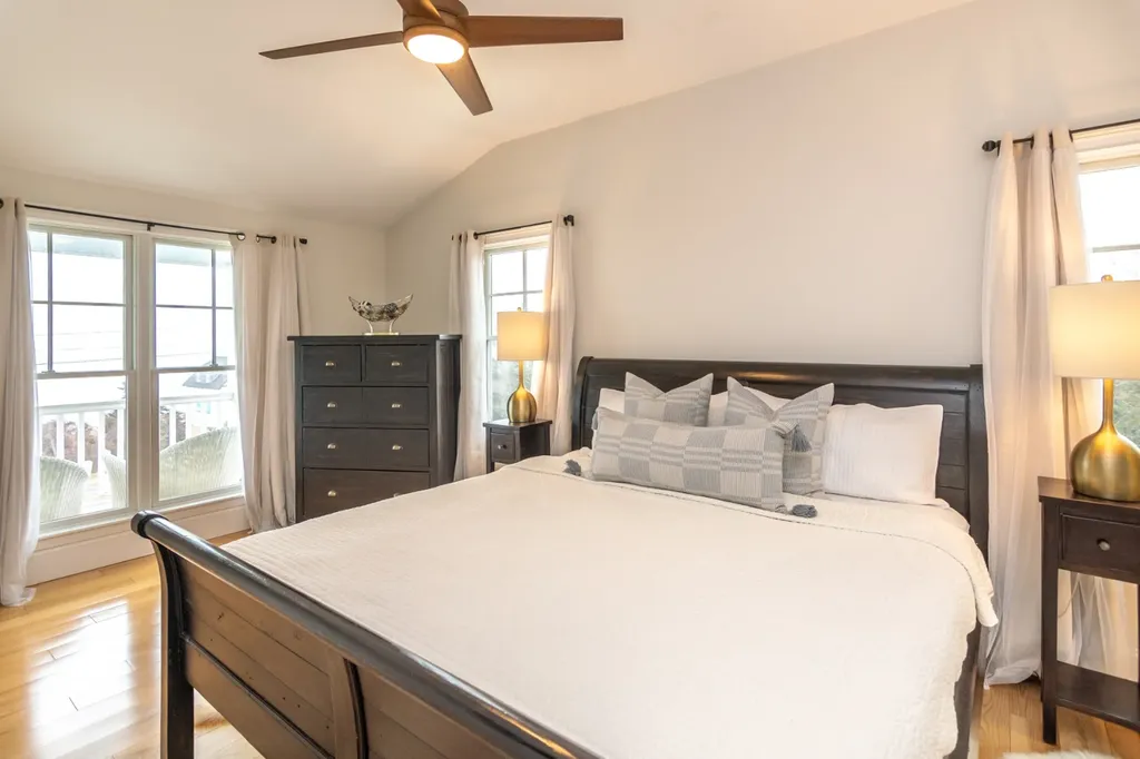 28 Beach Road Oak Bluffs MA 02557