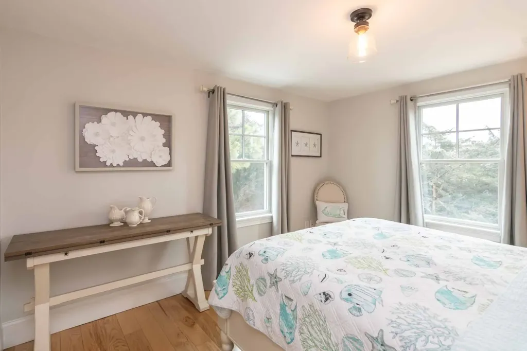 28 Beach Road Oak Bluffs MA 02557