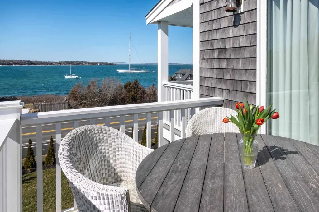 28 Beach Road Oak Bluffs MA 02557