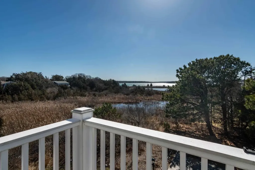 28 Beach Road Oak Bluffs MA 02557