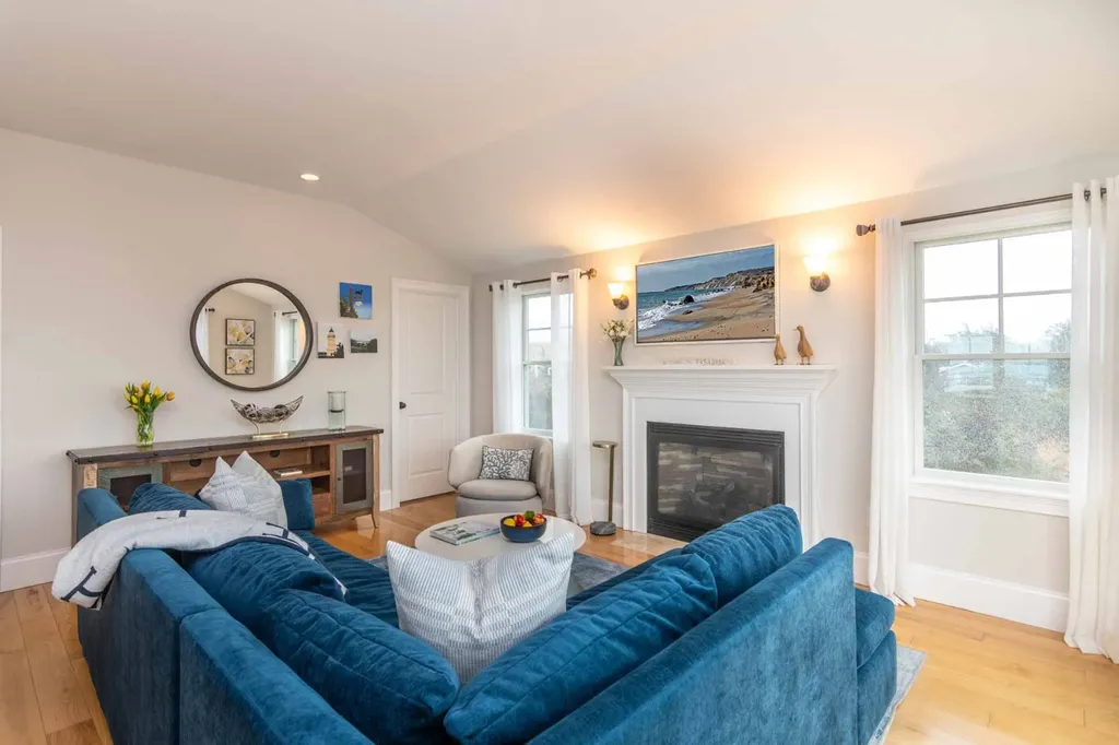 28 Beach Road Oak Bluffs MA 02557