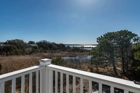 28 Beach Road Oak Bluffs MA 02557
