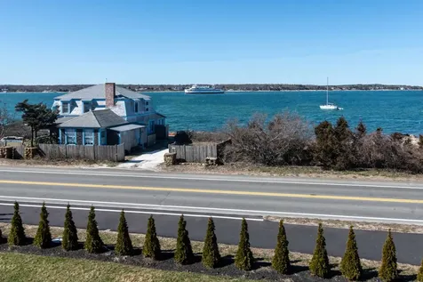 28 Beach Road Oak Bluffs MA 02557