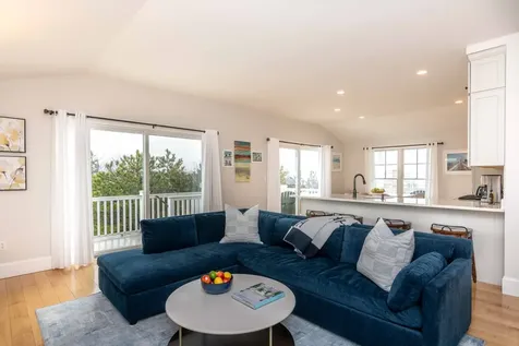 28 Beach Road Oak Bluffs MA 02557
