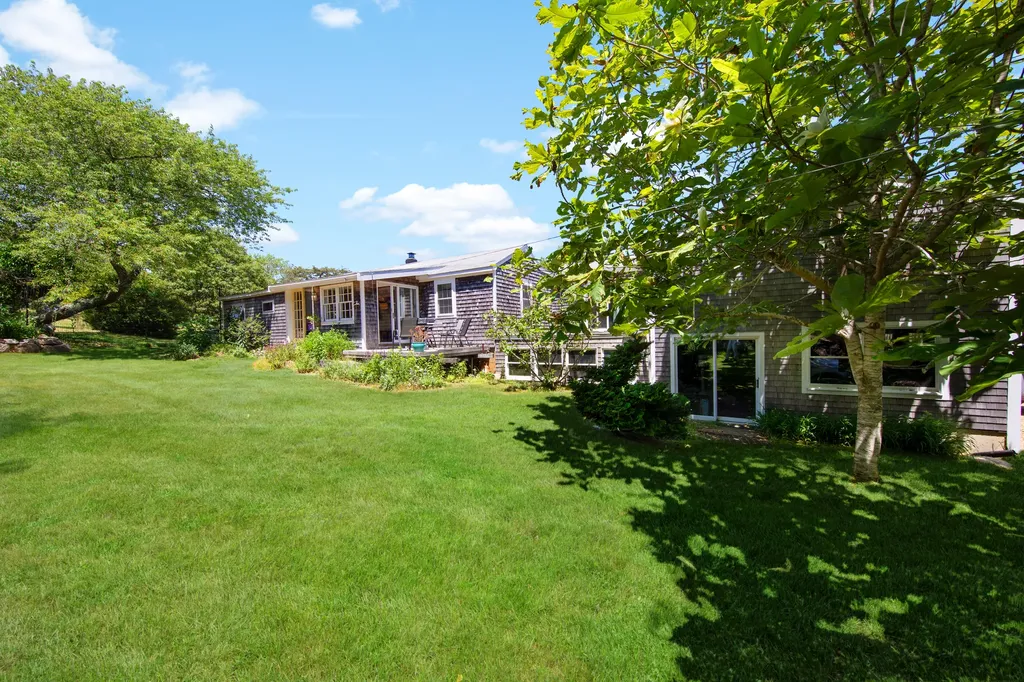 8 Rumpus Ridge Chilmark MA 02535