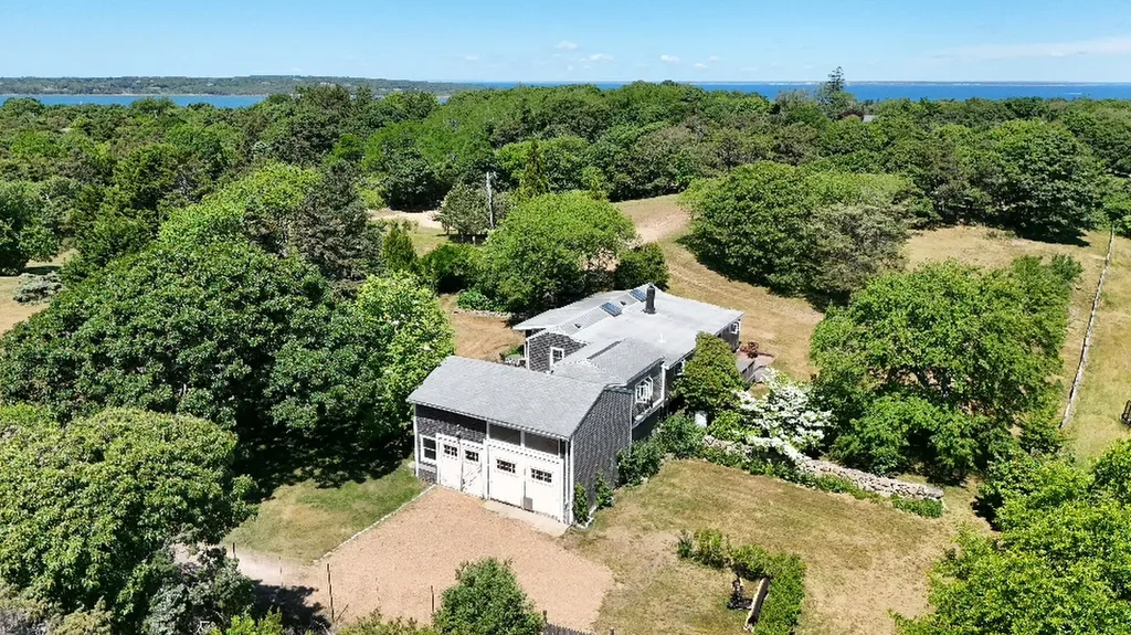 8 Rumpus Ridge Chilmark MA 02535