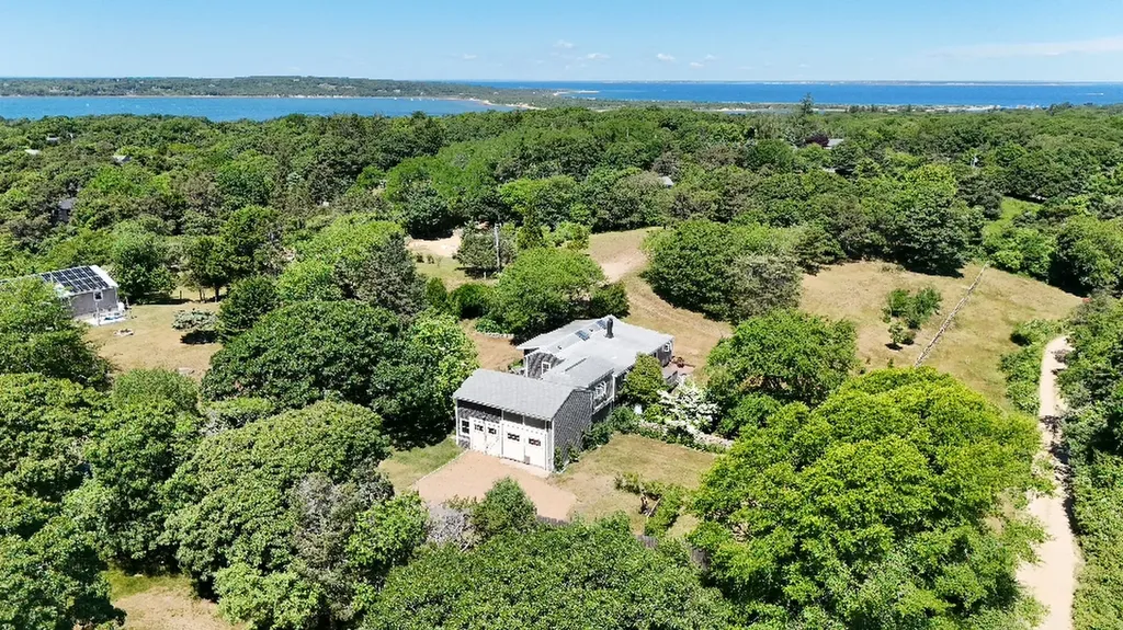 8 Rumpus Ridge Chilmark MA 02535