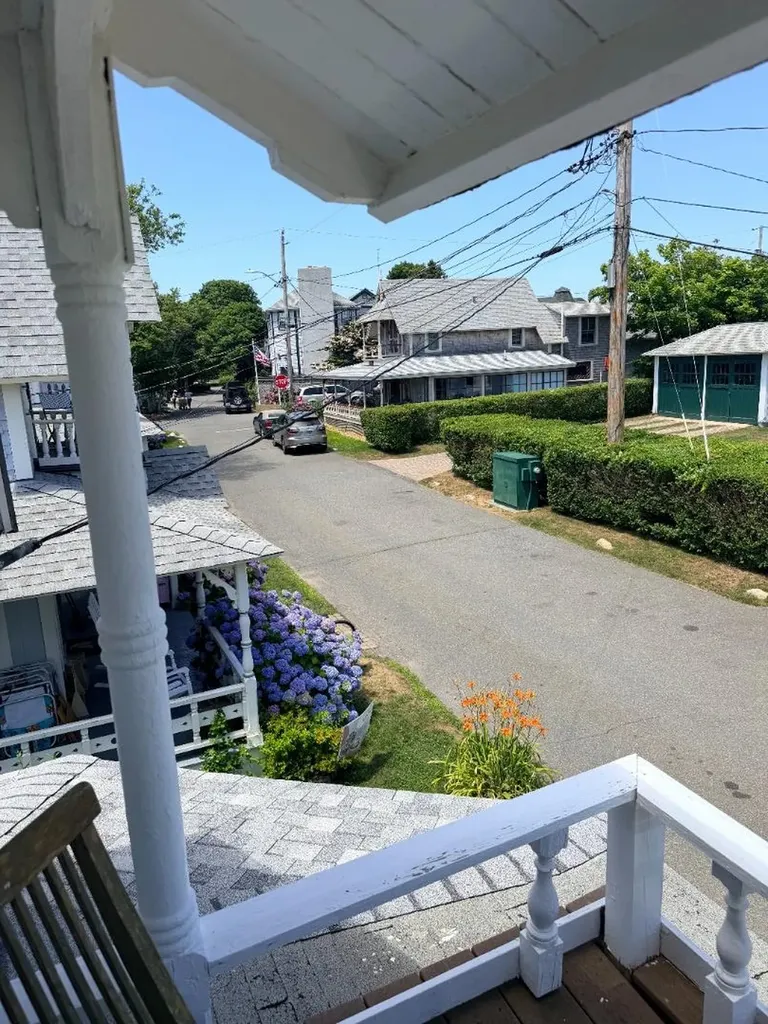 8 Pequot Avenue Oak Bluffs MA 02557