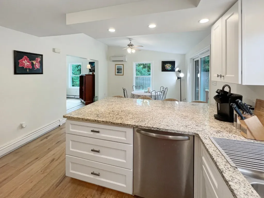 82 Pennsylvania Avenue Oak Bluffs MA 02557